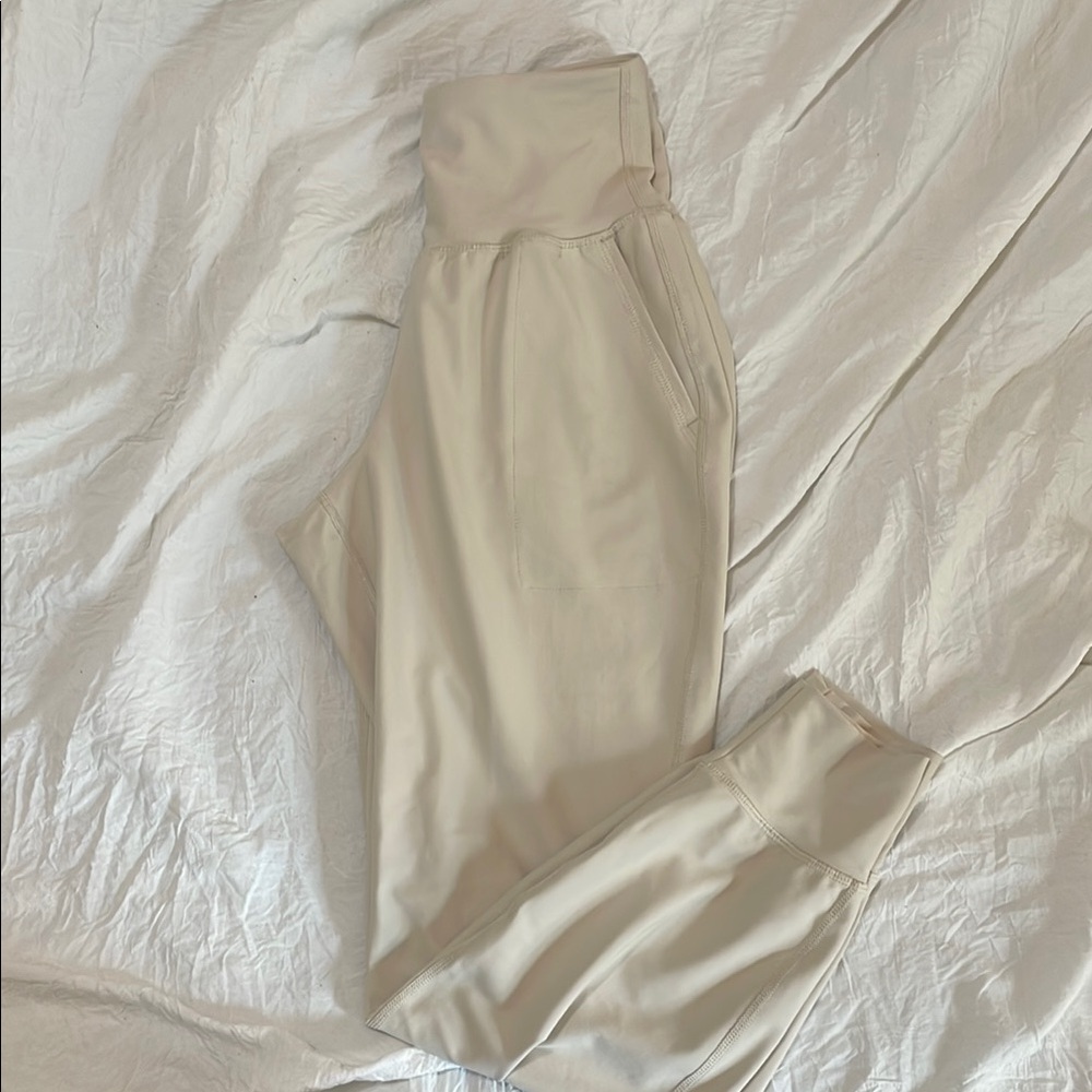 Old Navy Powersoft Cream High-Waist joggers XS